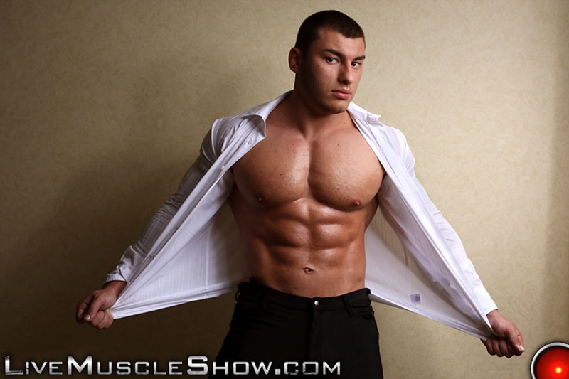 LiveMuscleShow-naked-big-muscle-boy-bodybuilder-20-year-old-Lev-Danovitz-young-muscled-hunk-huge-abs-pecs-lats-massive-arms-long-thick-cock-001-gay-porn-sex-porno-video-pics-gallery-photo