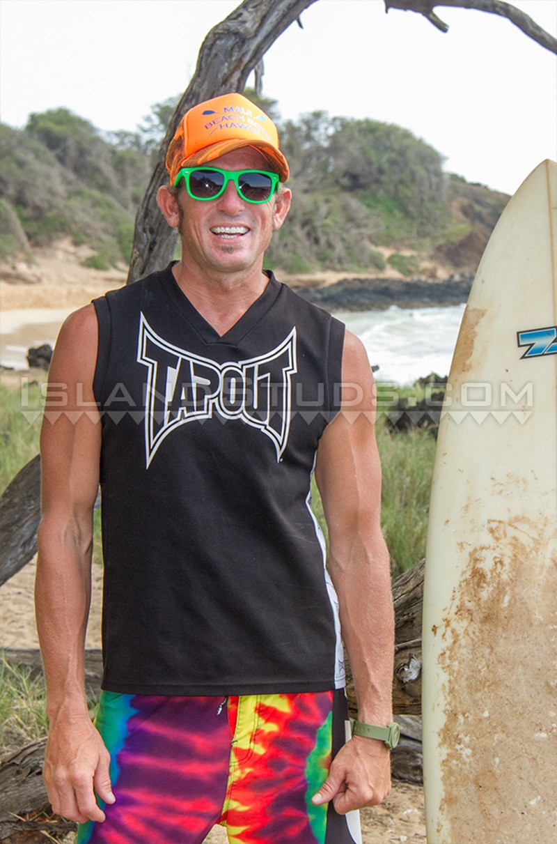 800px x 1211px - Sexy surfer Van is a real straight kite surf instructor | Naked ...