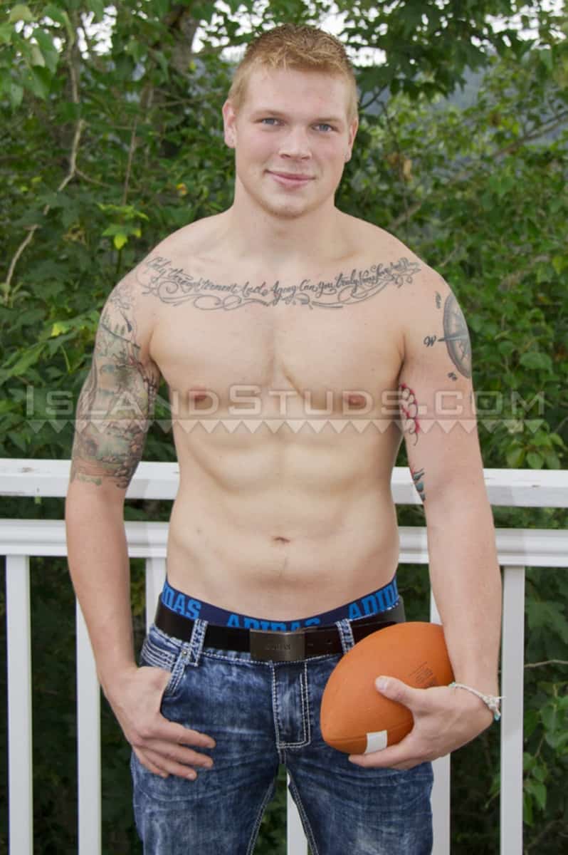 798px x 1200px - Cute 21 year old College Jock Parker is every students ...