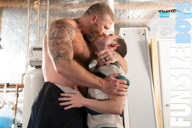 Young cute dude Danny Wilcoxx hot bare hole raw fucked hairy older bear Cain Marko huge dick 8 gay porn pics - Young cute dude Danny Wilcoxx’s hot bare hole raw fucked by hairy older bear Cain Marko’s huge dick